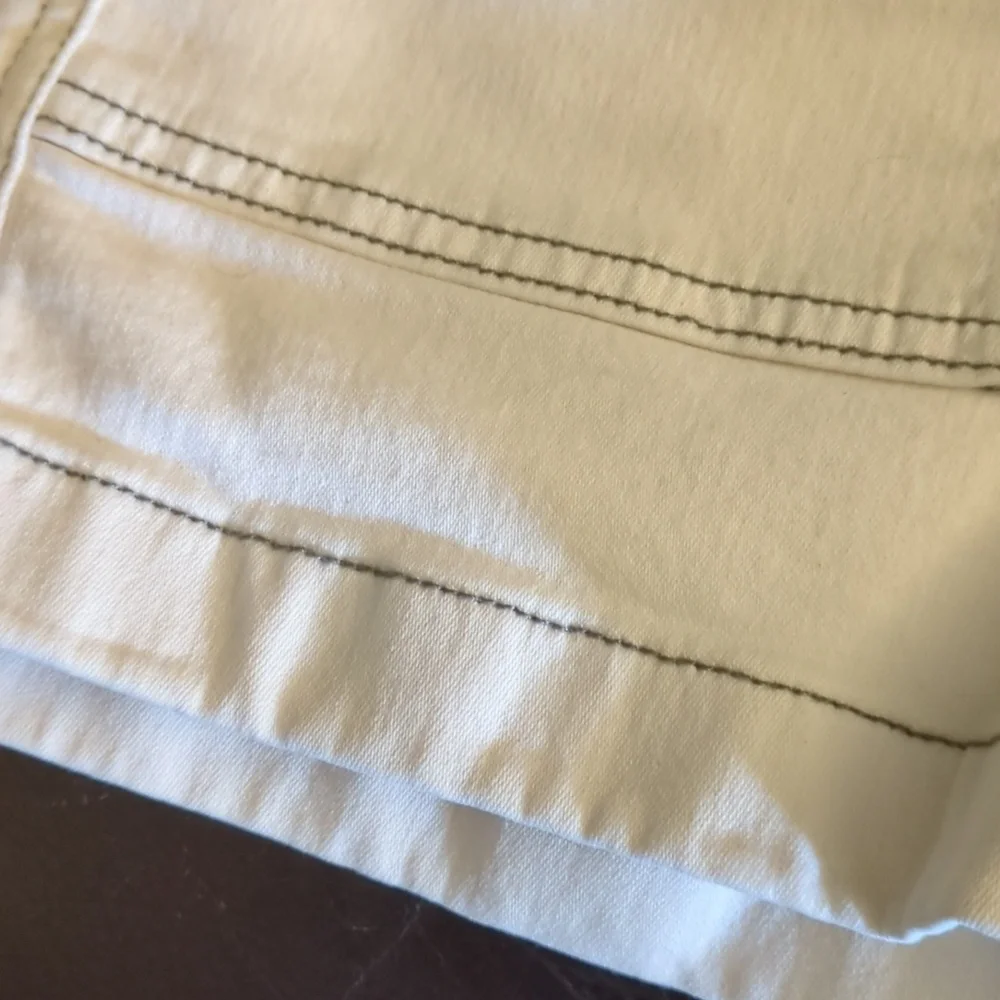 Target Universal Thread Contrast Shorts Cream trimmed Blue Stitching - Picture 5 of 6